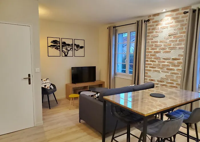 Superbe T2 Lumineux En Centre-ville - Parking