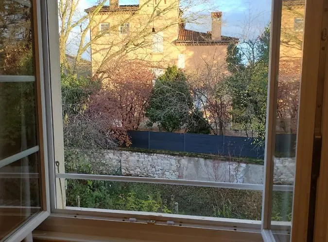 Superbe T2 Lumineux En Centre-ville - Parking